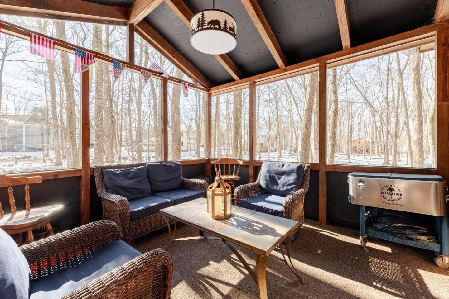 Cozy Cabin At Poconos With Hot Tub And Fire Pit 东斯特劳兹堡 外观 照片
