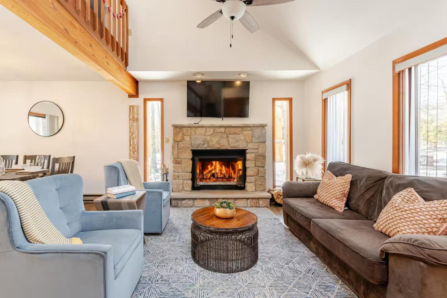 Cozy Cabin At Poconos With Hot Tub And Fire Pit 东斯特劳兹堡 外观 照片